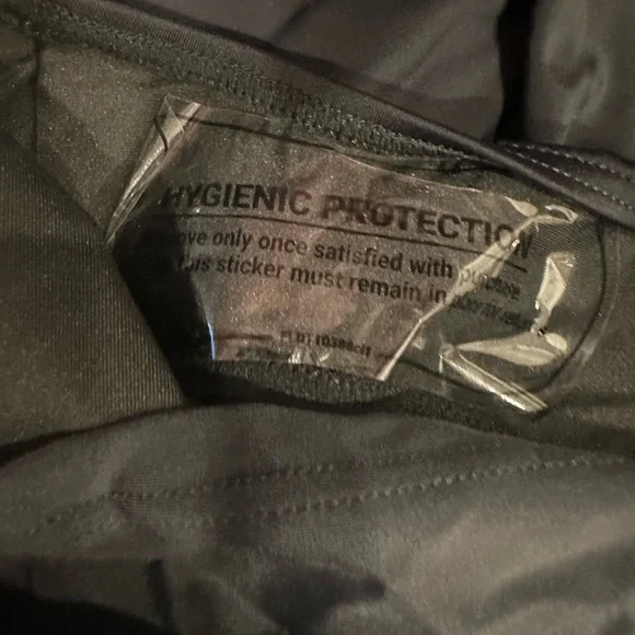 Chic Black and White Bikini for Swim - Picture 4 of 5